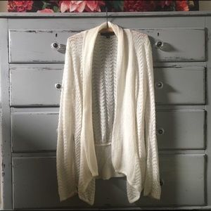 3/$20 SALE♥️ Soft Open Front Cream Cardigan